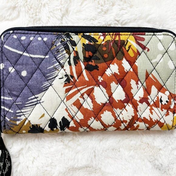 Vera Bradley Painted Feathers Retired Pattern Zip Around Wallet NWOT - Picture 4 of 13